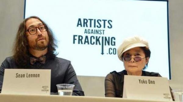 vaduva lui john lennon si fiul celor doi au creat coalitia impotriva gazului de sist