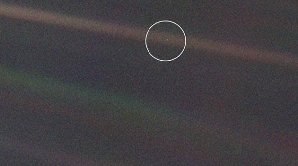 ultima frontiera cum se vede terra de la marginea sistemului solar video