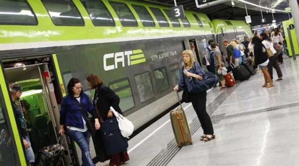 un roman a agresat o studenta in trenul viena salzburg am vrut doar sa vad daca e baiat sau fata