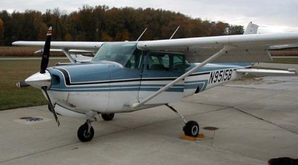 doi oameni au ars de vii dupa ce avionul in care se aflau s a prabusit langa roma