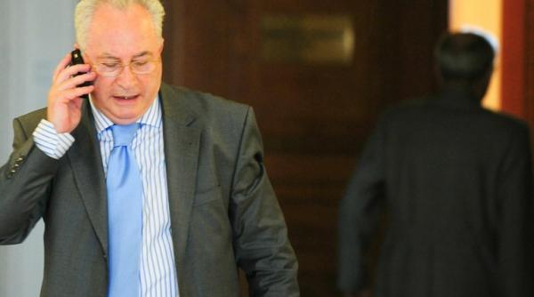 hasotti despre partidul lui mru seamana cu masina comunismului isi consuma toata energia la claxon