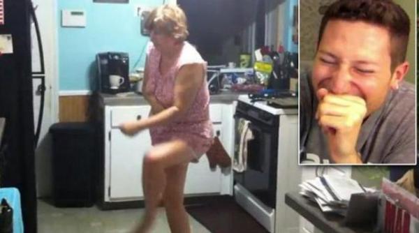 si a filmat mama somnambula iar rezultatul a devenit viral pe internet video