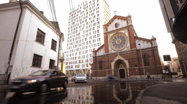 se demoleaza turnul de birouri de langa catedrala sfantul iosif din capitala
