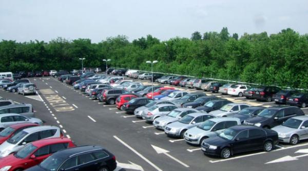 aplicatie smartphone pentru soferi cum gasesti un loc de parcare cu telefonul mobil