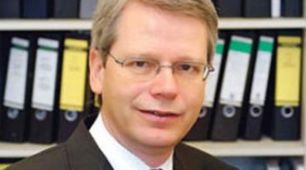 secretarul comisiei de la venetia catre crin antonescu am inteles ca ati fost unul dintre principalii actori ai crizei politice