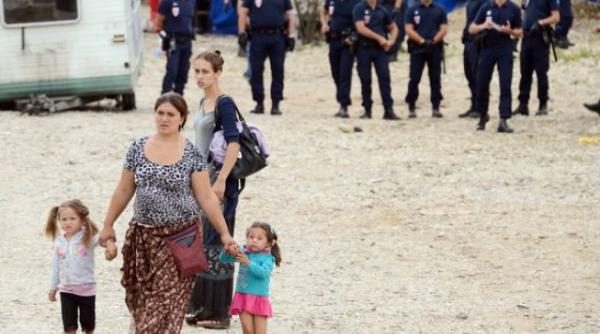 500 de romi vor picheta palatul cotroceni in forma de protest pentru sosirea ministrilor francezi manuel valls si bernard cazeneuve