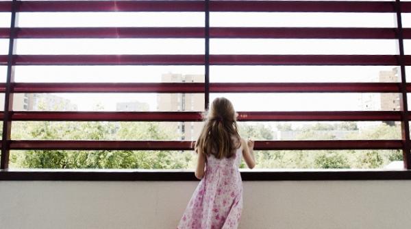 amenintarea unui parinte intr o noapte te voi arunca de la balcon si voi spune politiei ca ai alunecat