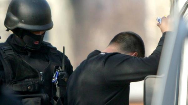 descinderi diicot la vamesii din constanta locuinta sefului vamii calarasi perchezitionata de procurori