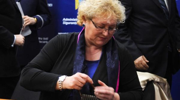 dezbatere in parlamentul european generata de atitudinea comisarului viviane reding fata de romania grupul liberalilor europeni cere explicatiii oficiale