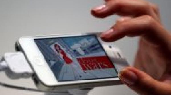 cate iphone 5 va vinde apple in septembrie