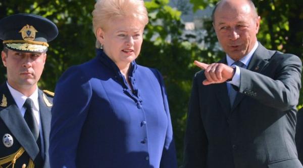 de la cotroceni presedintele lituaniei ii trage de urechi pe politicienii romani daca nu va maturizati nu mai primiti bani de la ue si nu intrati in schengen