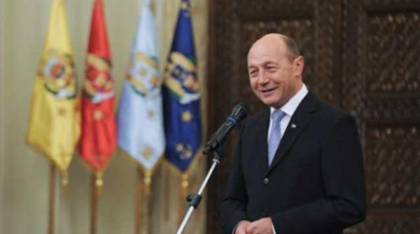 noi dezvaluiri despre zborul secret al unui avion inchiriat de presedintie in arabia saudita in 2005