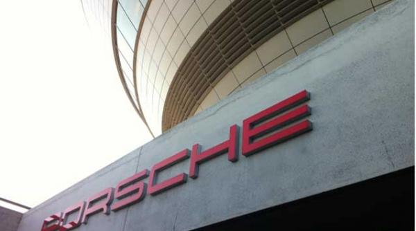 reportaj din germania fabrica de senzatii extreme in care sunt produse porsche cayenne si panamera