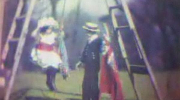 a fost descoperit primul film color din istoria omenirii pelicula a stat intr o cutie timp de 110 ani video