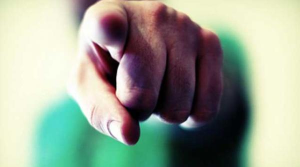 romanii care isi vor denunta vecinii la fisc ar putea fi recompensati financiar