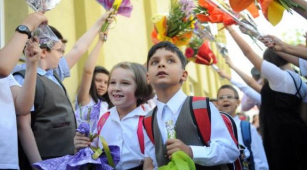 incepe scoala ce program vor avea cei 3 200 000 de elevi inscrisi