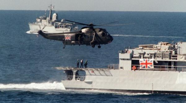 desfasurare de forte fara precedent in golful persic nave de razboi din 25 de tari gata sa atace iranul