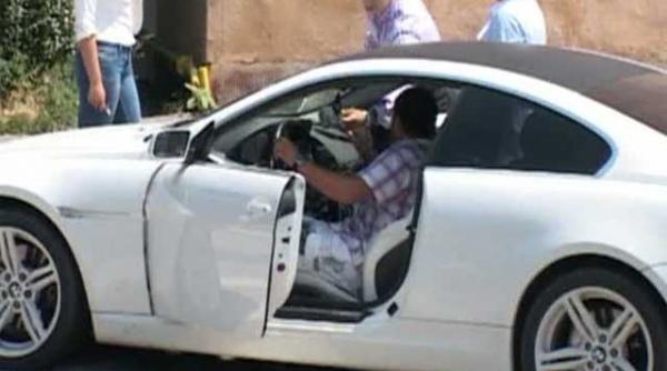 parada de masini de lux si haine scumpe in prima zi de scoala