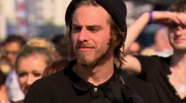 video un tanar fara adapost a impresionat juriul de la x factor apoi a disparut