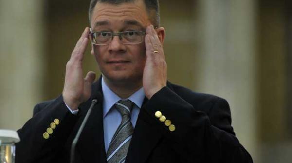 cum a reusit mihai razvan ungureanu sa si dubleze singur salariul