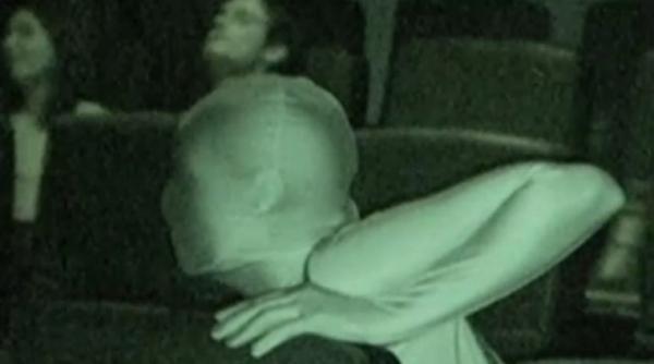 luptatori ninja gardieni in cinematografele londoneze cum sunt educati spectatorii galagiosi video