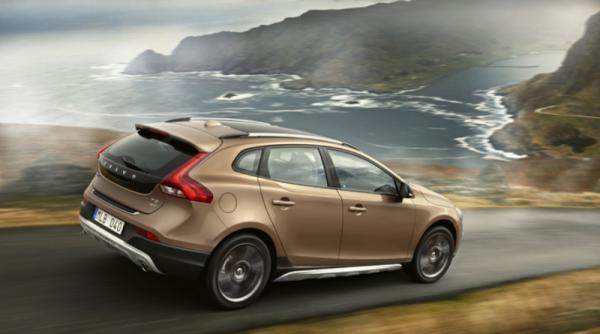 v40 cross country vrea sa rivalizeze cu x1
