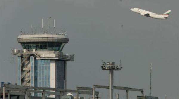 200 de oameni aflati la bordul unui avion civil sirian au vazut moartea cu ichii dupa ciocnirea cu un elicopter