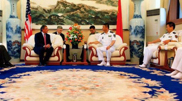 tensiuni in asia seful pentagonului vizita fara precedent la baza navala chineza de la qingdao video