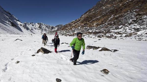 avalansa in himalaya cel putin noua alpinisti au murit
