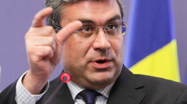 baconschi chirias de lux pe banii statului