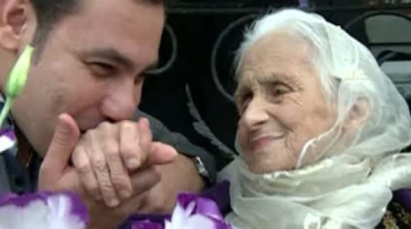 mama lui ion dolanescu a implinit 100 de ani vezi cum a sarbatorit o familia video