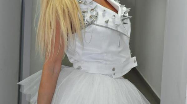 anda adam uraste sa mearga la cumparaturi afla de ce