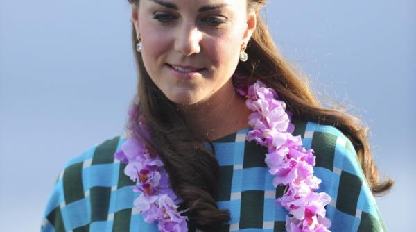cat a costat garderoba lui kate middleton in turul asiatic