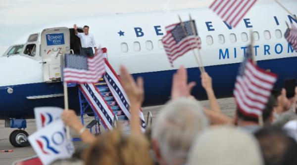 candidatul la presedintia sua mitt romney suparat ca ferestrele avioanelor nu se deschid