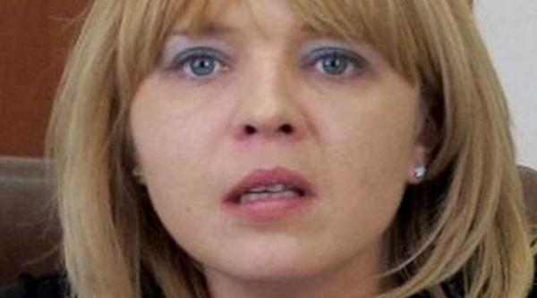 cumetriile moralistei sefa csm si a adus o secretara pe grefiera careia i a botezat fata