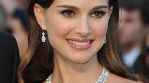 video natalie portman si a schimbat look ul