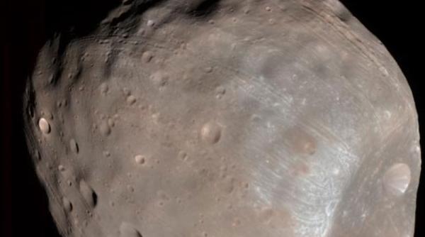 foto cum se vede o semiluna de pe marte