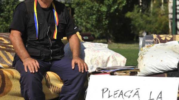 revolutionar la infinit si a lasat casa doarme in piata de sapte luni un om normal aici ar trebui sa fie