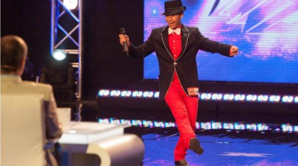 video cheloo catre un concurent de cantat canti bine restul e terifiant