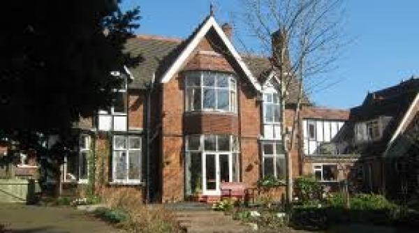 casele de batrani locurile varstnicii mor asistente gropari lopeti