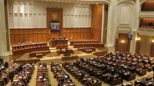 parlamentul dezbate motiunea simpla pe educatie depusa de pdl democrat liberalii cer demisia premierului ponta