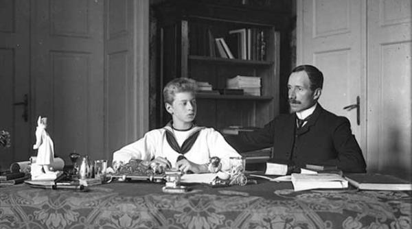 carol al ii lea egocentric