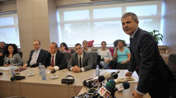 pentru cine a jucat vulpescu seful opspi demisioneaza dupa esecul privatizarii oltchim dar deschide dosarul suspiciunilor la hidroelectrica
