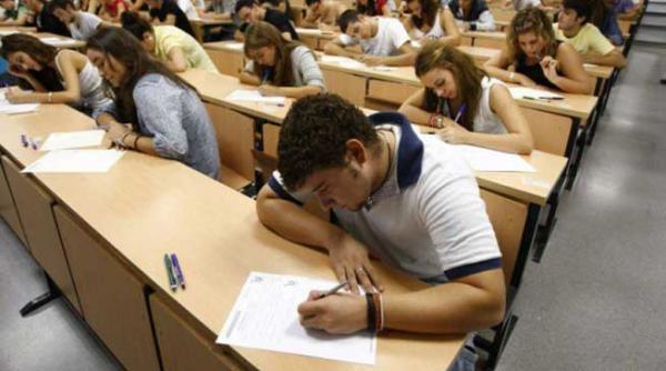 zeci de specializari inchise in anul universitar 2012 2013 din cauza lipsei studentilor