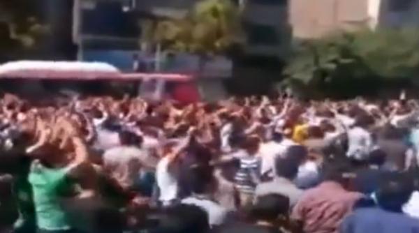 video proteste violente in iran moarte dictatorului sa ti fie rusine mahmoud pleaca din politica