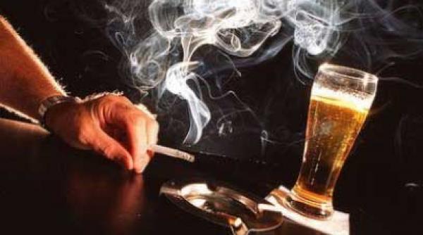 aproape 95 dintre cancere sunt provocate de excesul de alcool tigari si obezitate