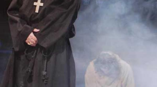 adrian pintea indaratnicia de a purta cu sine lumina dar si umbra