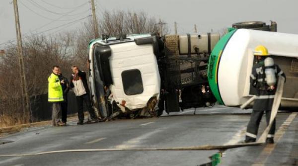 o cisterna incarcata cu motorina s a rasturnat in judetul vrancea exista risc de incendiu