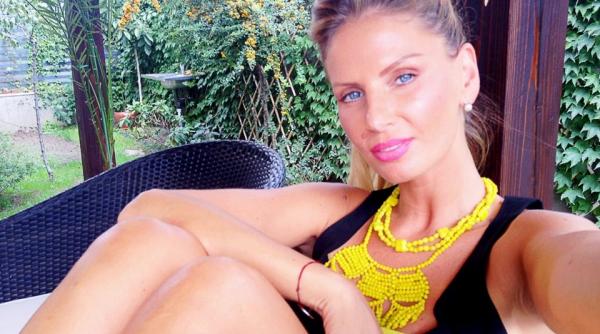 andreea banica se lauda facebook plimbare scuter