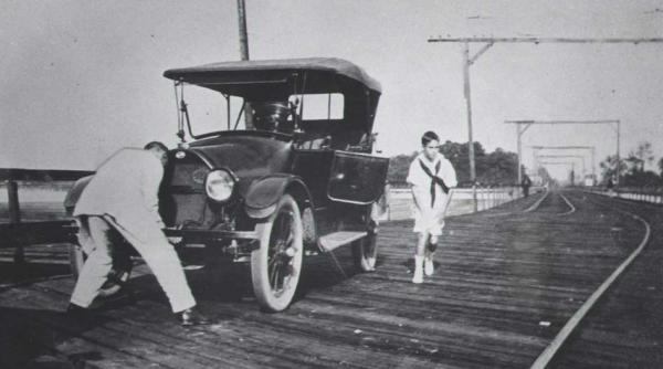 acum 100 de ani grav acccident de automobil
